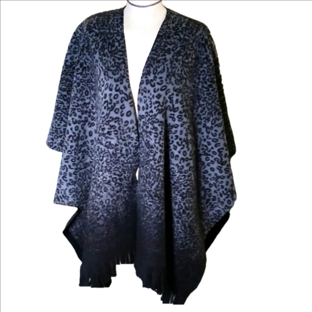 E STUDIO  SHRUG